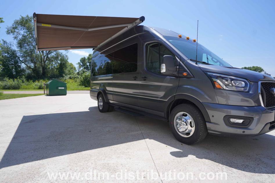 2025 Mini-T HR AWD Campervan – High-Roof Comfort, Solar Power & Starlink Internet